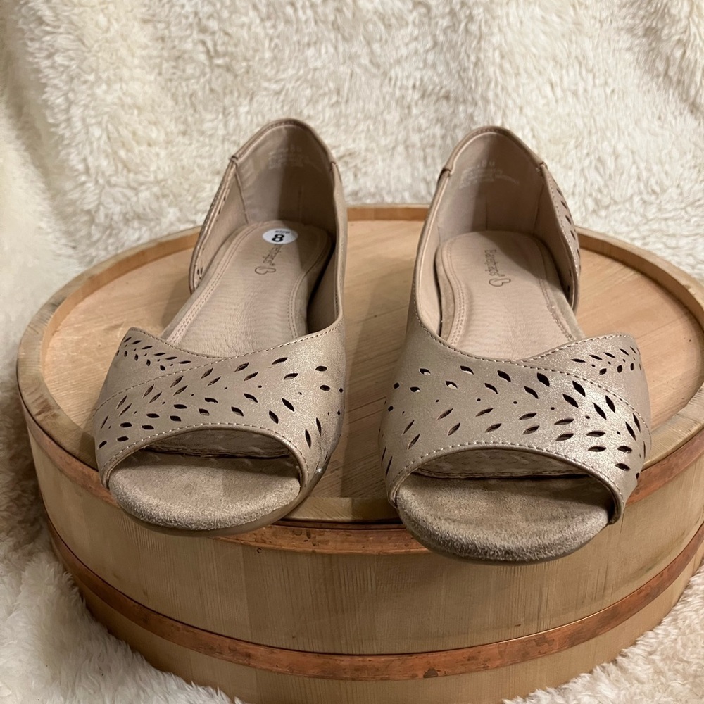 EUC Bear Traps Macayla Flats Peep Toe Slip-on Sz 8 - Picture 2 of 6